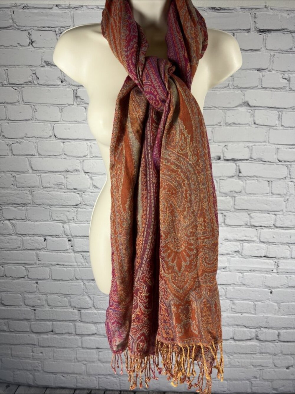 FRANGI Pink Multicolor Paisley 100% Wool Tasseled Scarf Shaw Wrap India 80”x 28”